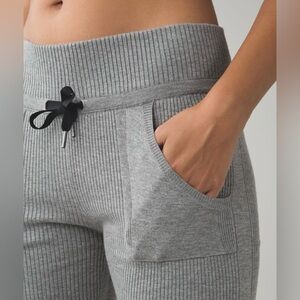 Lululemon Find Your Mantra Pant
Heathered Medium Grey / Heathered Dark Grey